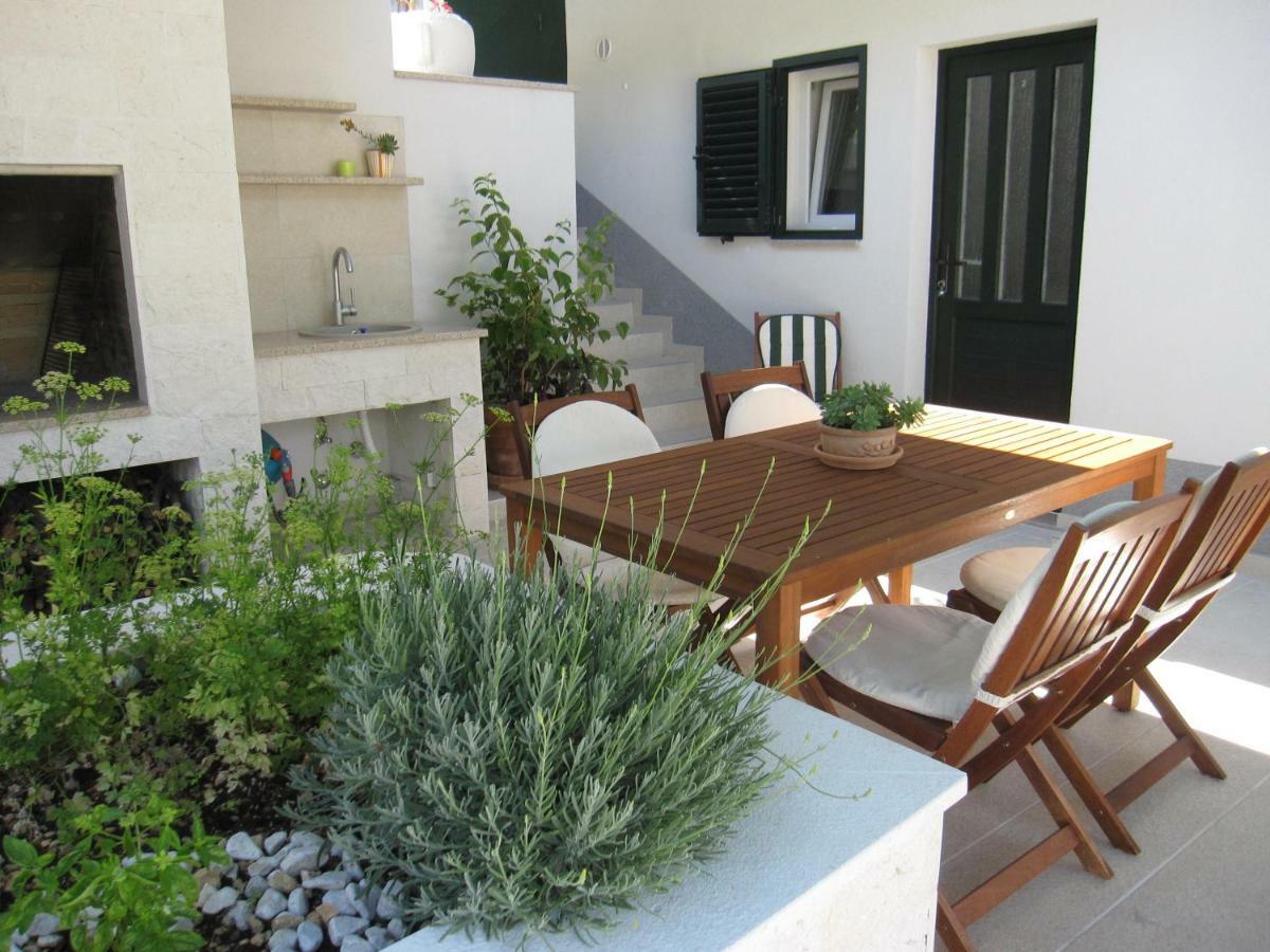 Apartments Kuzmanic Omiš Zewnętrze zdjęcie